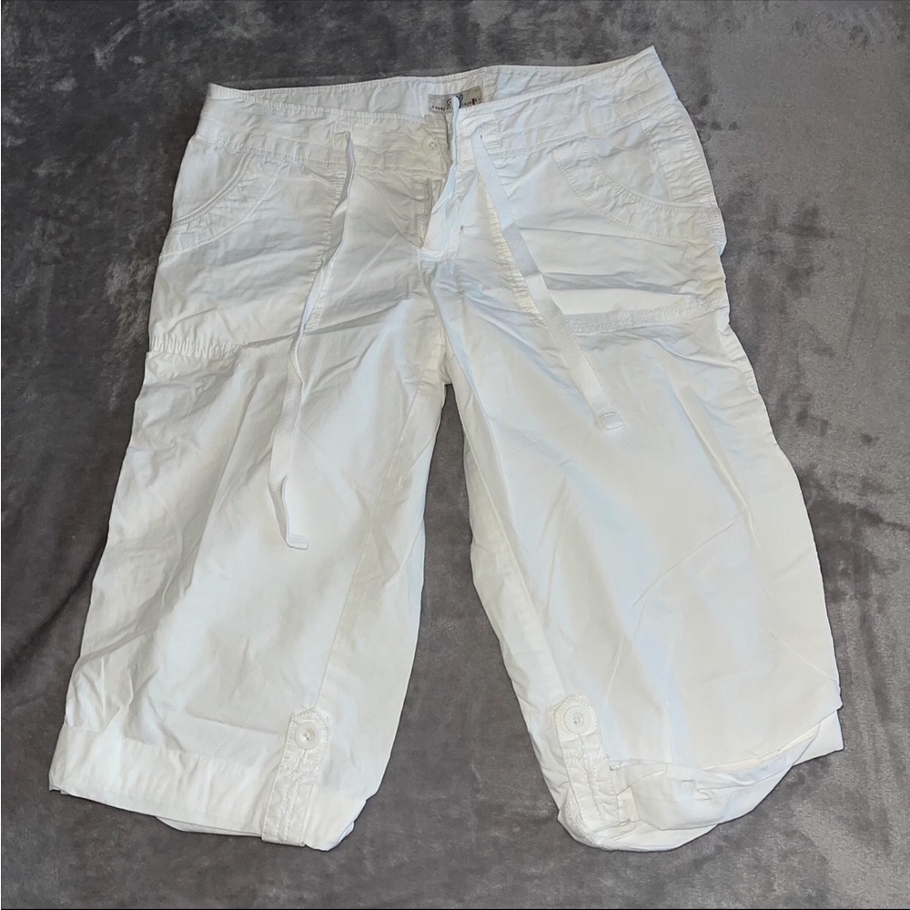 So Wear it Declare it White Capris low rise